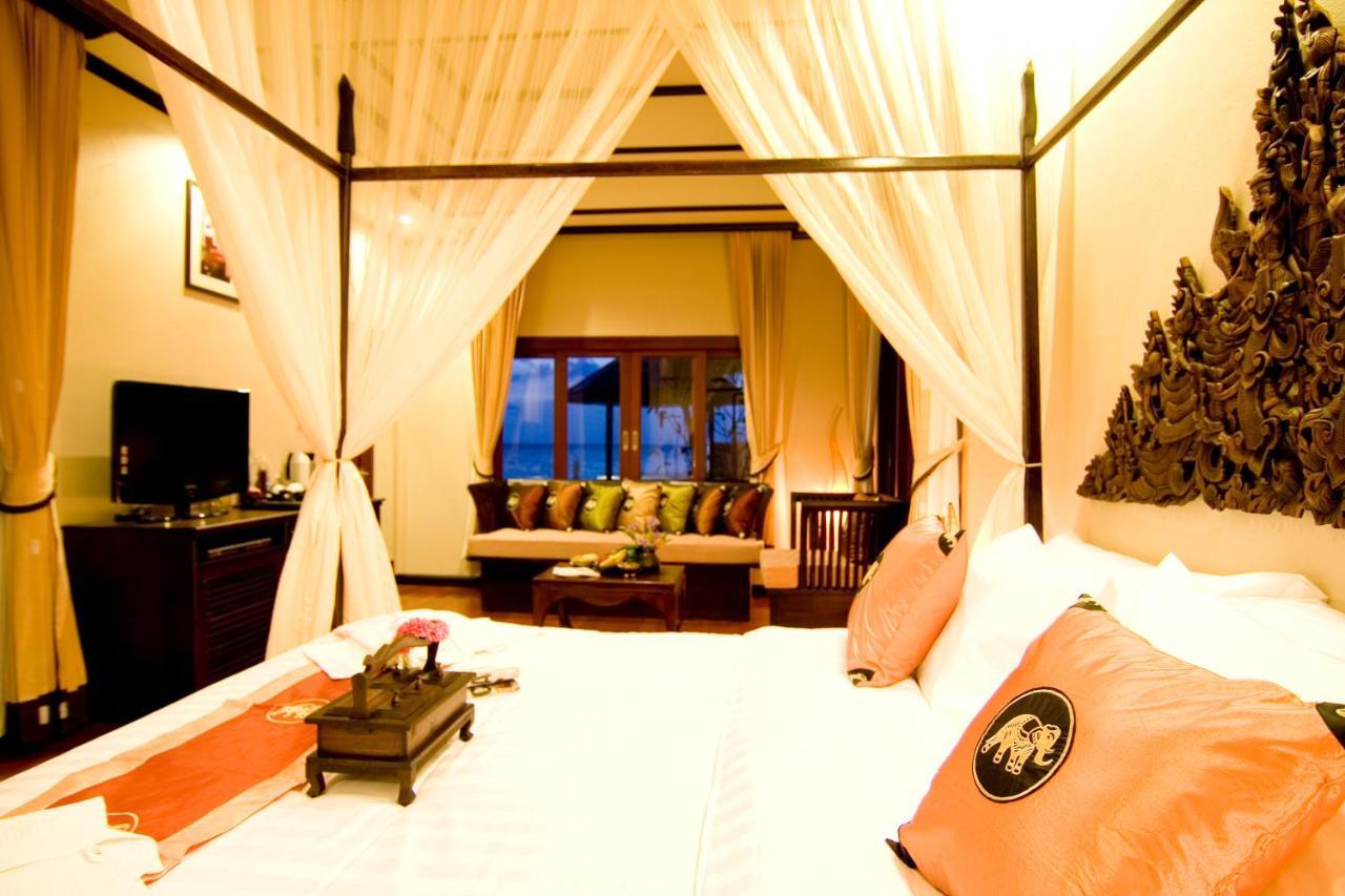 Kanok Buri Resort Lipa Noi Exterior foto
