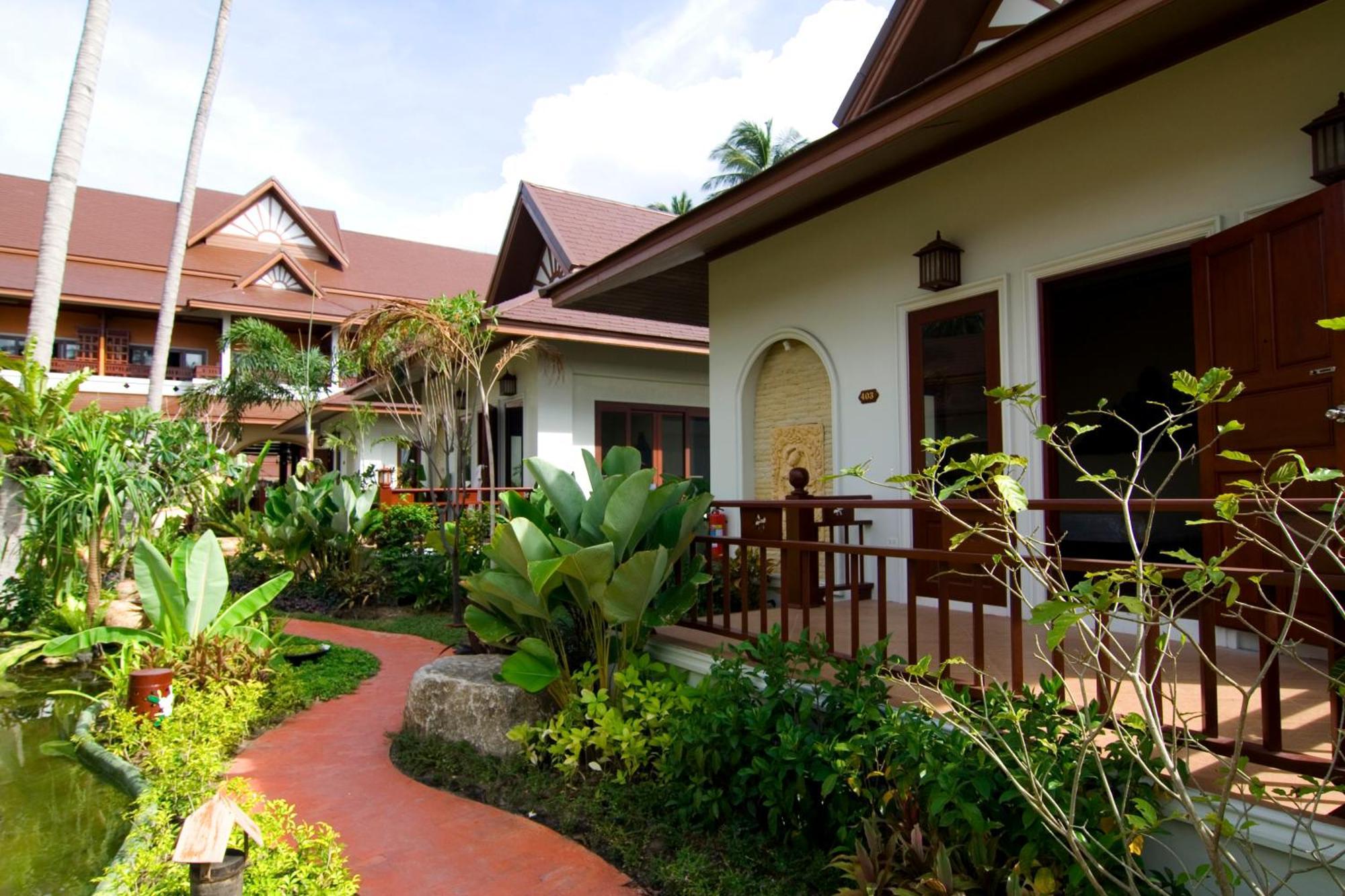 Kanok Buri Resort Lipa Noi Exterior foto