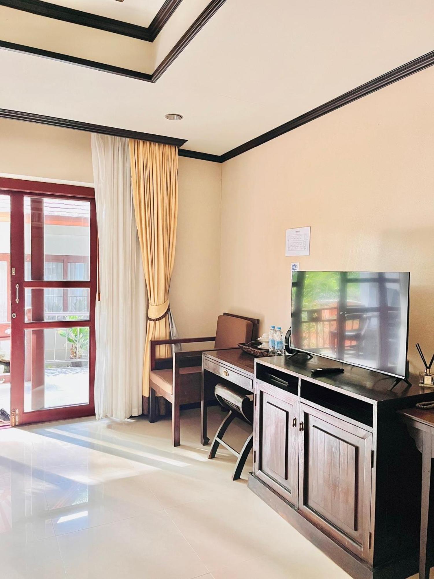 Kanok Buri Resort Lipa Noi Exterior foto