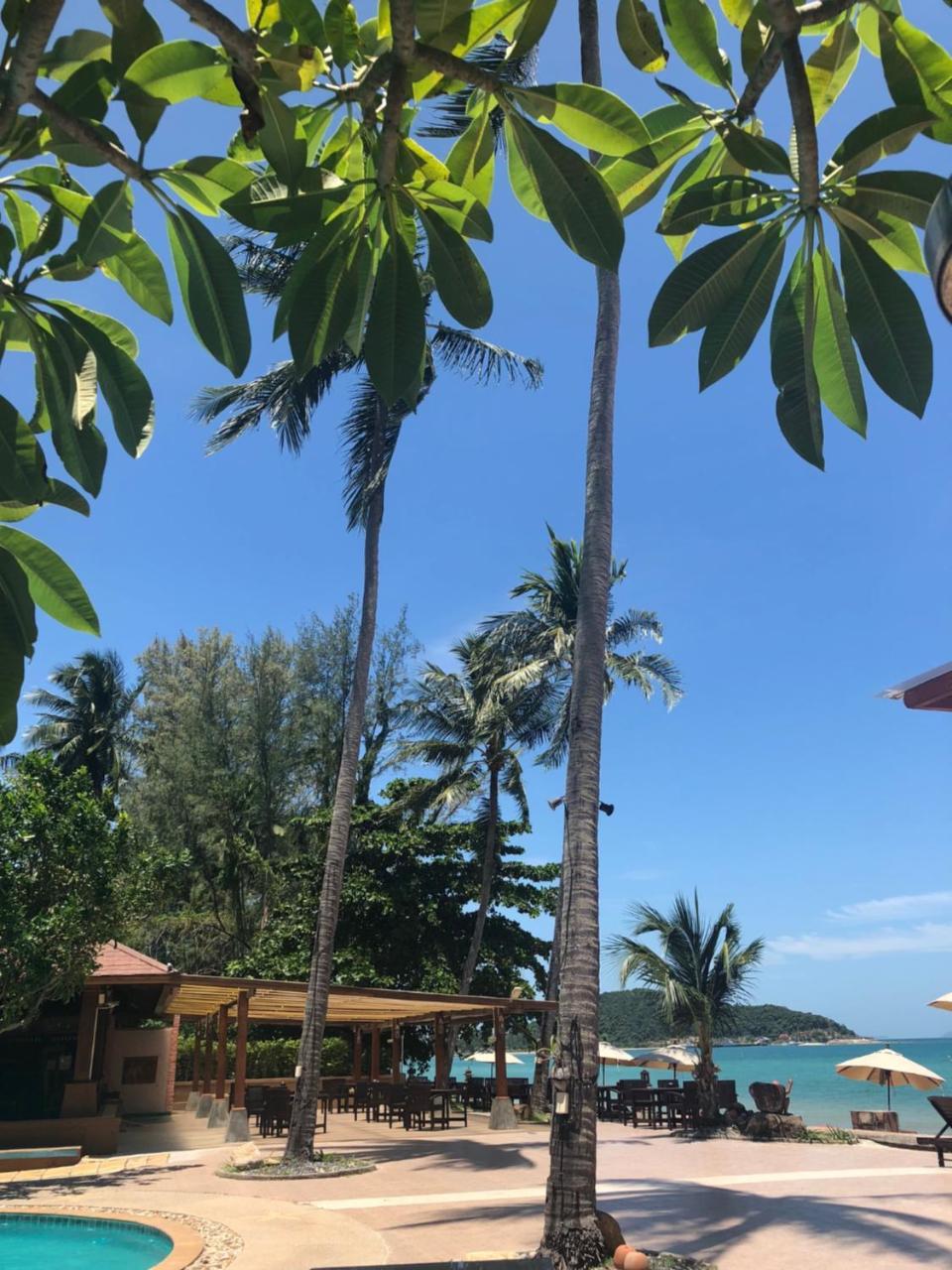 Kanok Buri Resort Lipa Noi Exterior foto