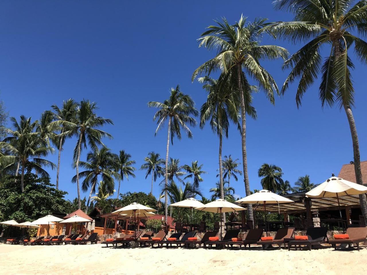 Kanok Buri Resort Lipa Noi Exterior foto