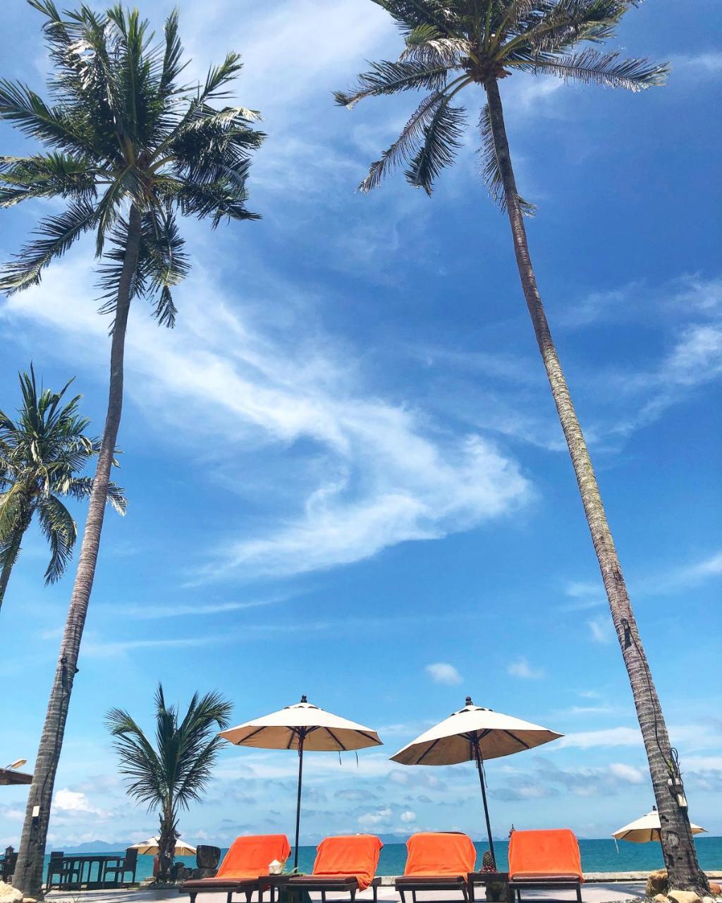 Kanok Buri Resort Lipa Noi Exterior foto
